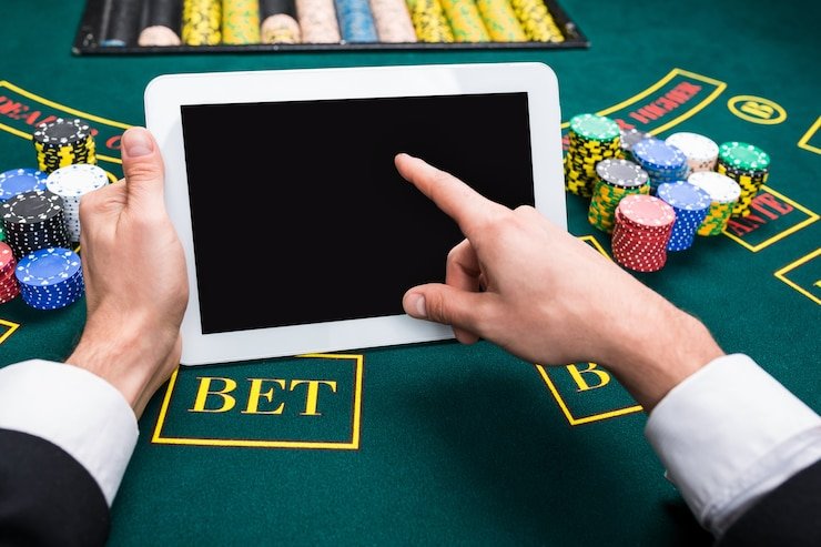 Responsible gaming reminder card with budget and time controls for adults